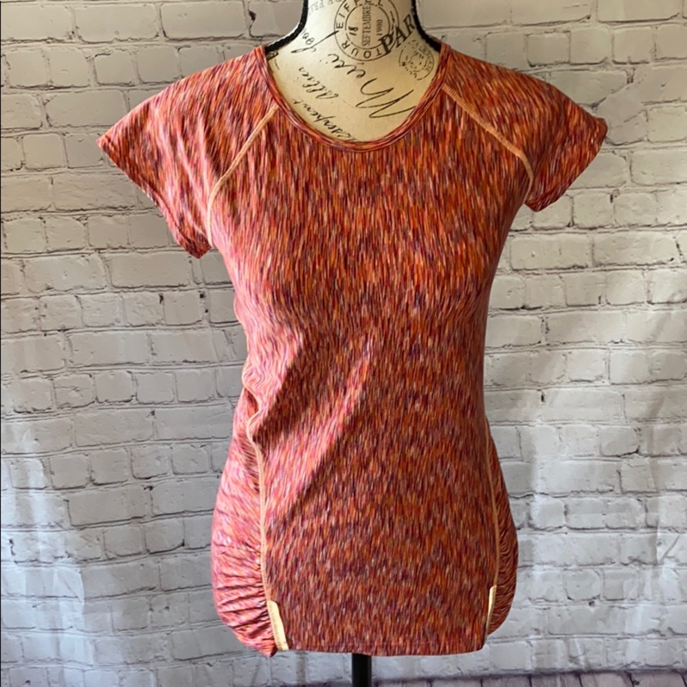 Athleta Space Pop back zipper pocket workout top